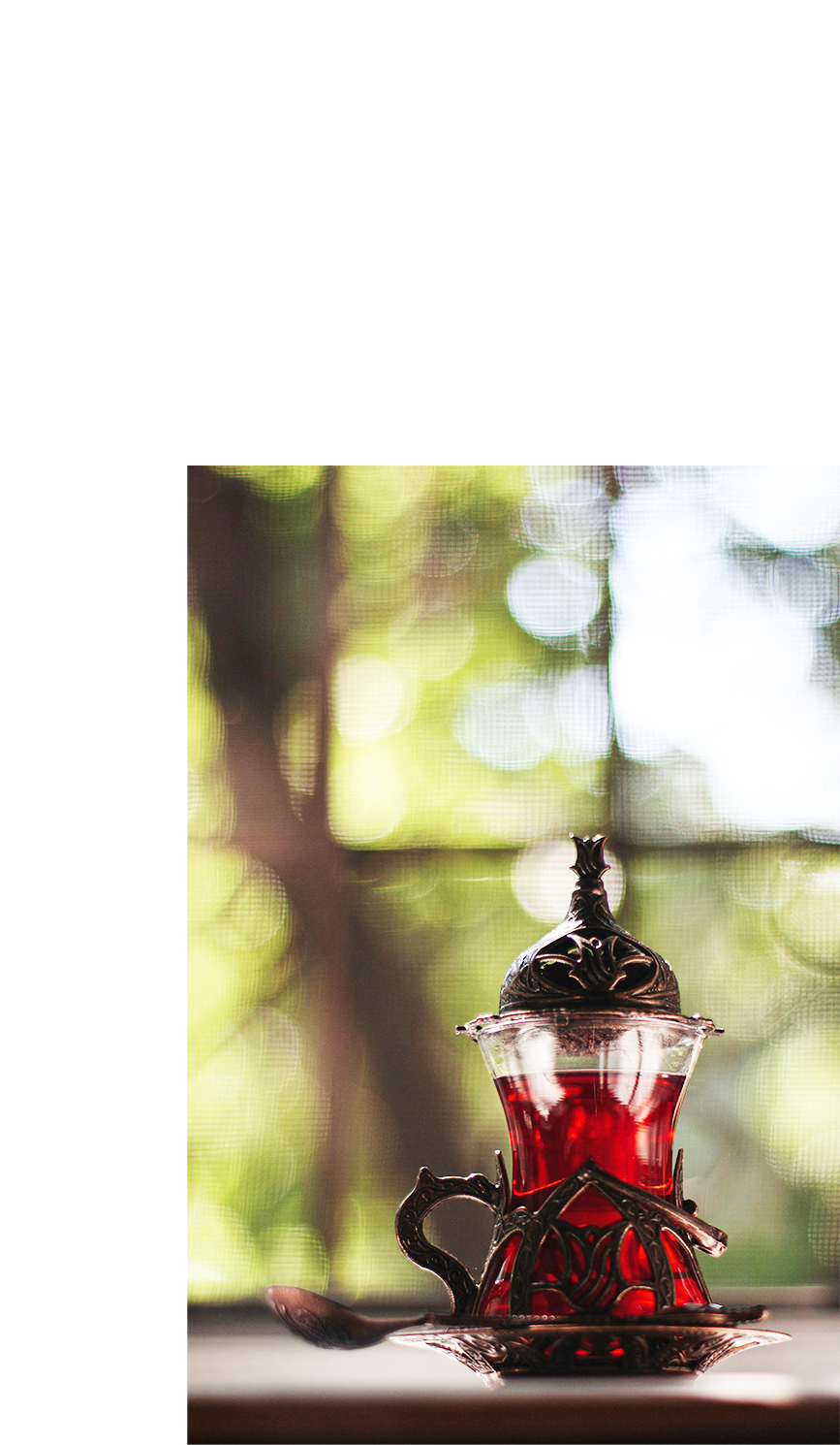 メタル装飾が美しいトルコ製チャイグラス